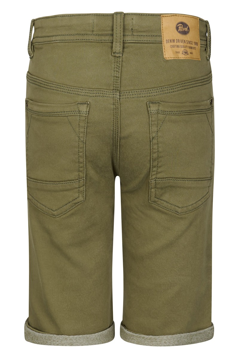  Pantalón corto Petrol cómodo y versátil, perfecto para looks de verano con estilo relajado. 