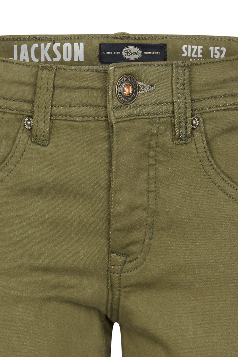  Pantalón corto Petrol cómodo y versátil, perfecto para looks de verano con estilo relajado. 