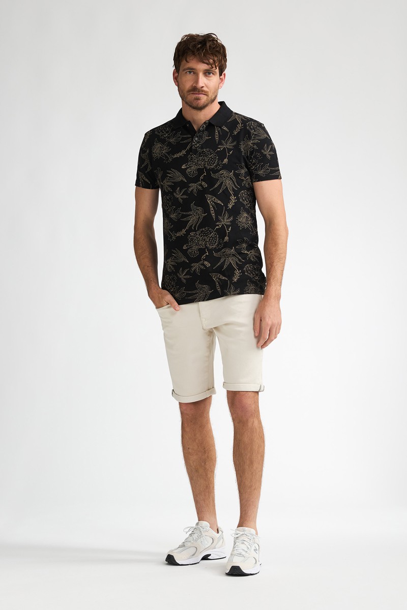  Pantalón corto Petrol cómodo y versátil, perfecto para looks de verano con estilo relajado. 