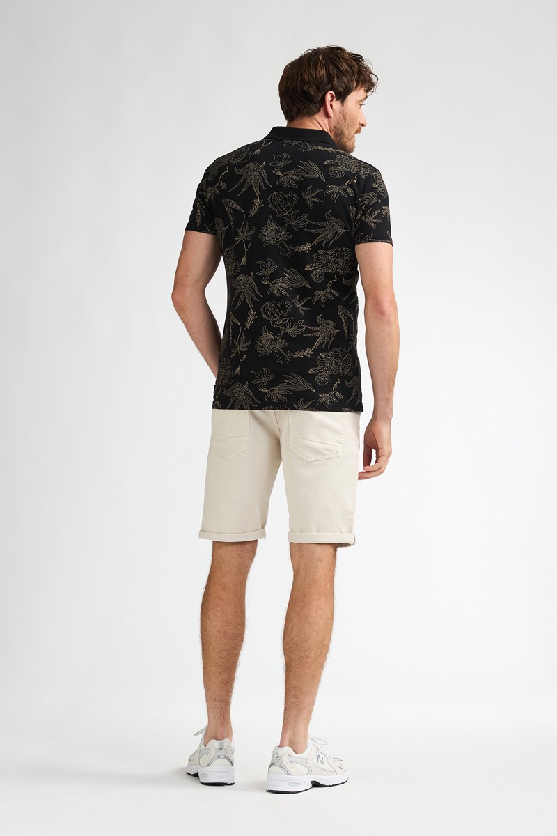  Pantalón corto Petrol cómodo y versátil, perfecto para looks de verano con estilo relajado.  2
