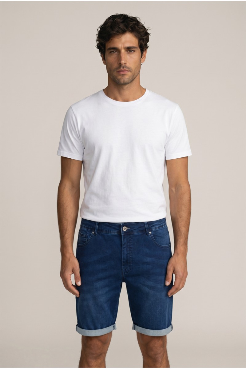  Pantalón corto Petrol cómodo y versátil, perfecto para looks de verano con estilo relajado. 