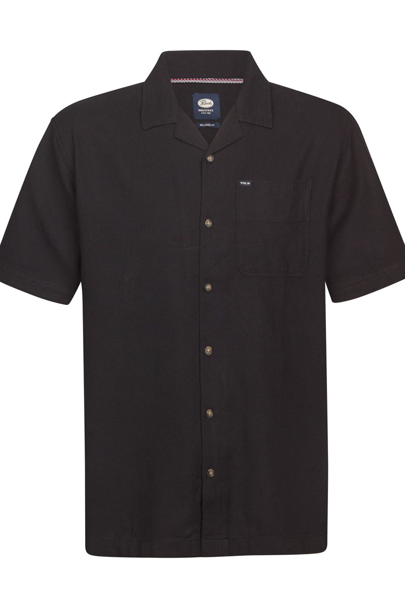  Camisa de manga corta fresca y versátil, perfecta para looks de verano con estilo relajado. 