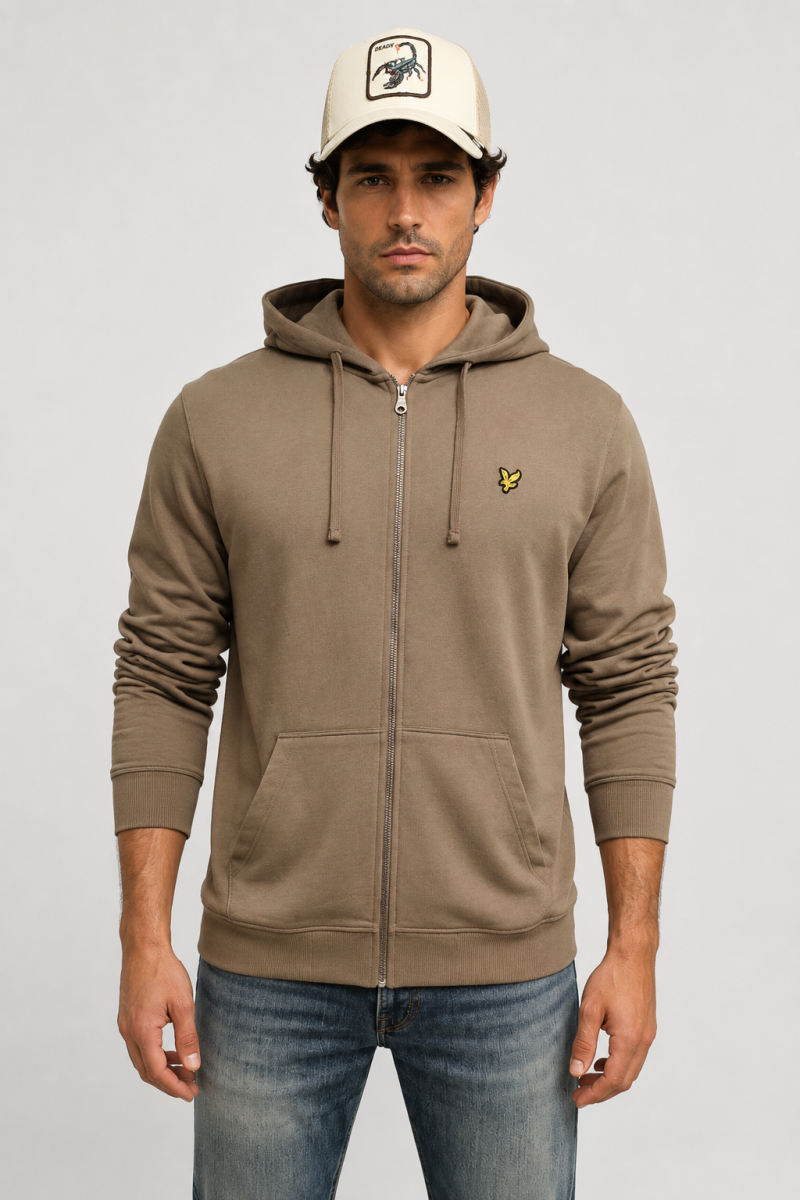  Sudadera Lyle and Scott con cremallera y capucha, cómoda y versátil, perfecta para looks urbanos. 