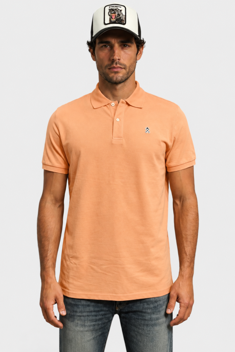  Polo Harper cómodo y versátil, perfecto para looks urbanos con estilo clásico y actual. 