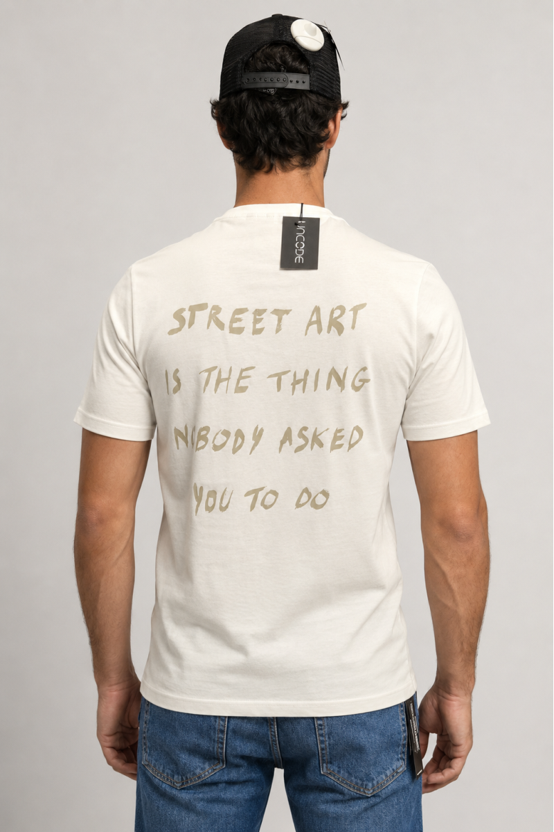  Camiseta Antony Morato cómoda y versátil, perfecta para looks urbanos con estilo moderno.  2