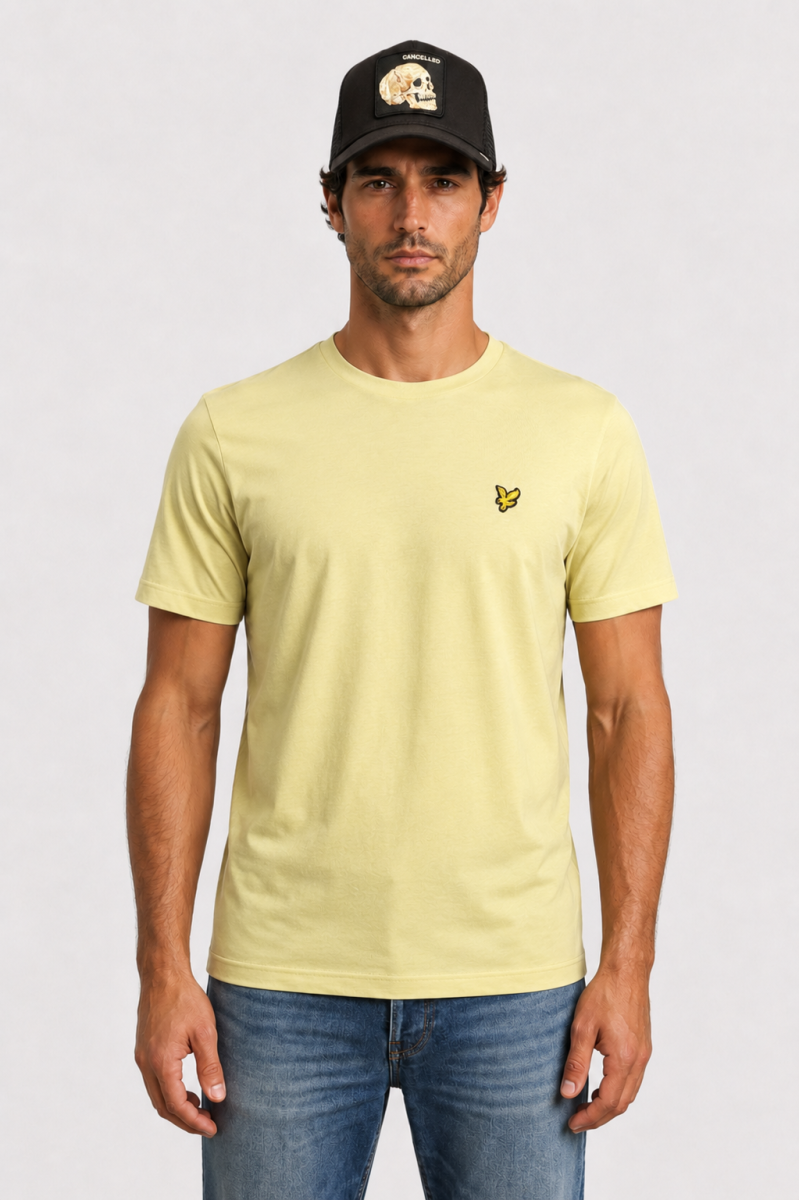  Camiseta Lyle and Scott cómoda y versátil, perfecta para looks urbanos con estilo clásico y actual. 