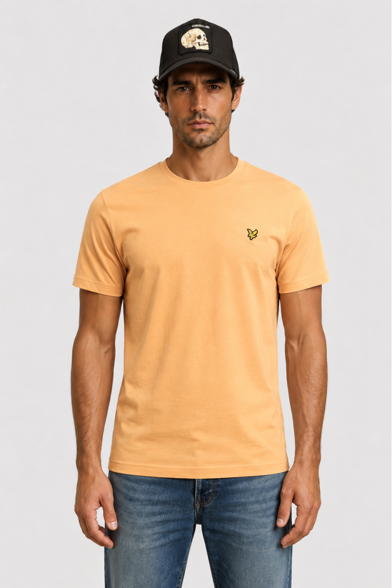  Camiseta Lyle and Scott cómoda y versátil, perfecta para looks urbanos con estilo clásico y actual. 