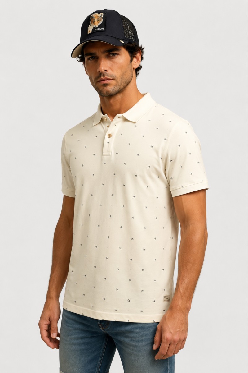  Polo Petrol cómodo y versátil, perfecto para looks urbanos con estilo actual y relajado. 