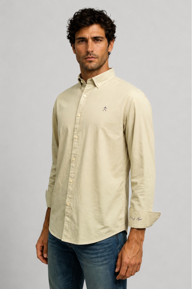  Camisa Harper and Neyer versátil y cómoda, perfecta para looks urbanos con estilo elegante y actual.  2