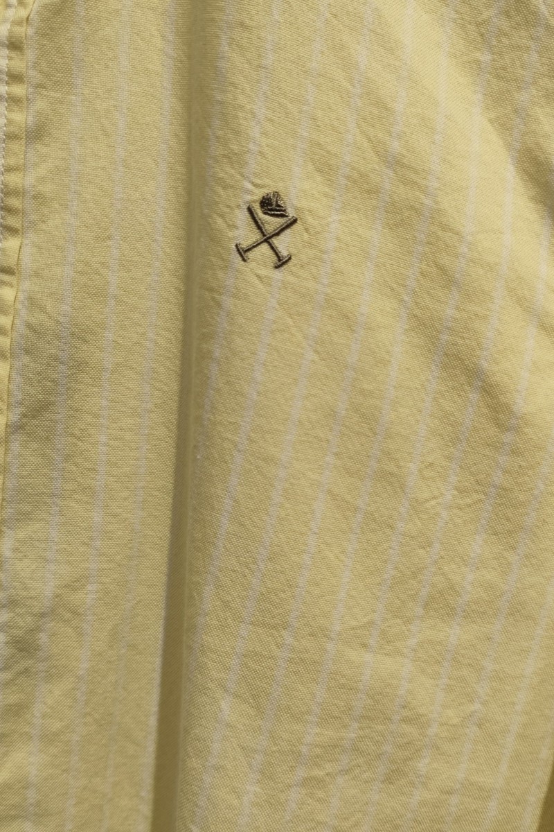  Camisa Harper and Neyer versátil y cómoda, perfecta para looks urbanos con estilo elegante y actual. 