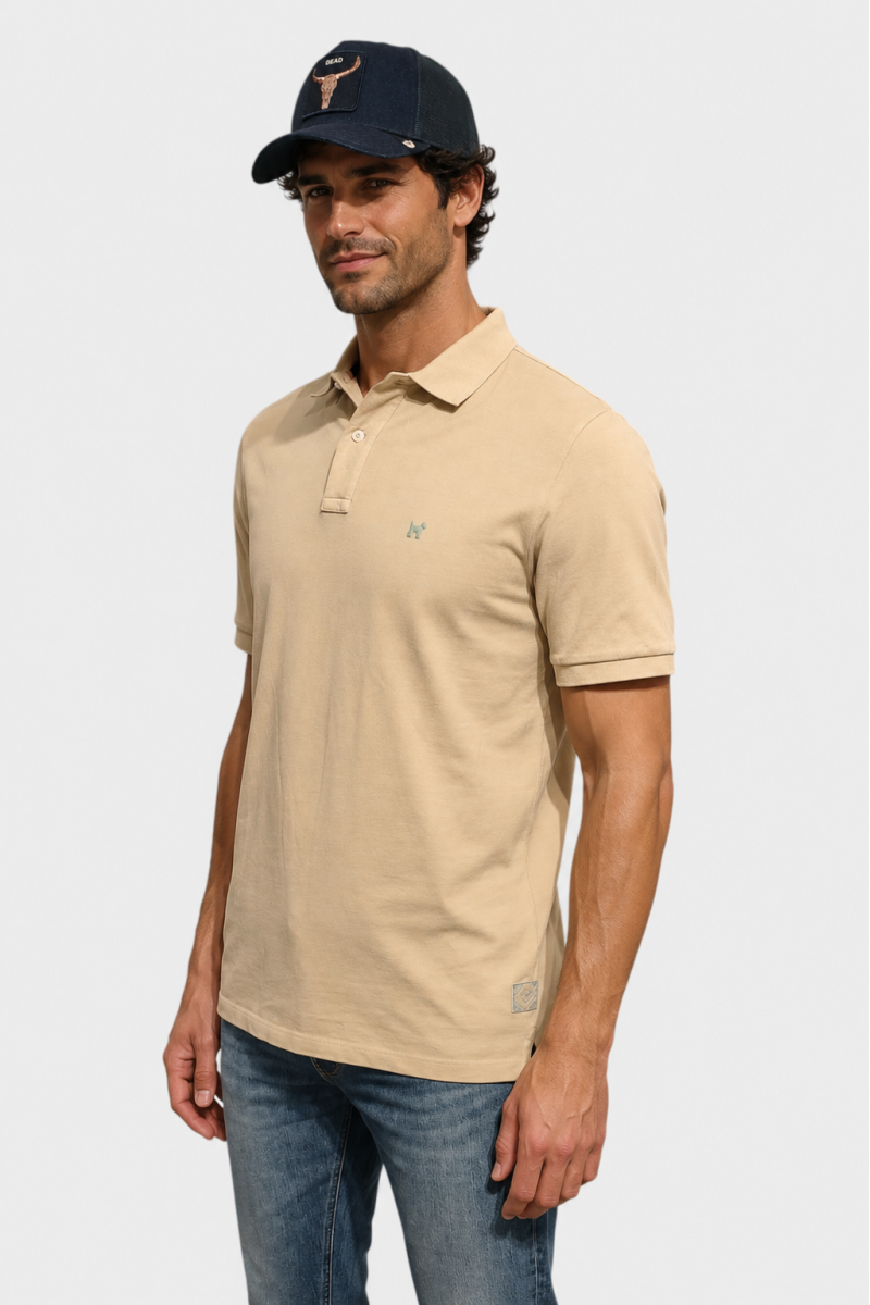  Polo Williot cómodo y versátil, perfecto para looks urbanos con estilo clásico y actual.  2