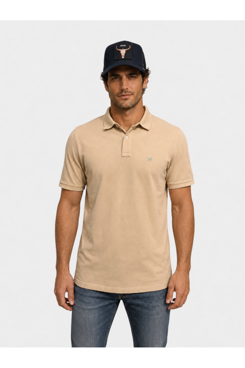  Polo Williot cómodo y versátil, perfecto para looks urbanos con estilo clásico y actual. 
