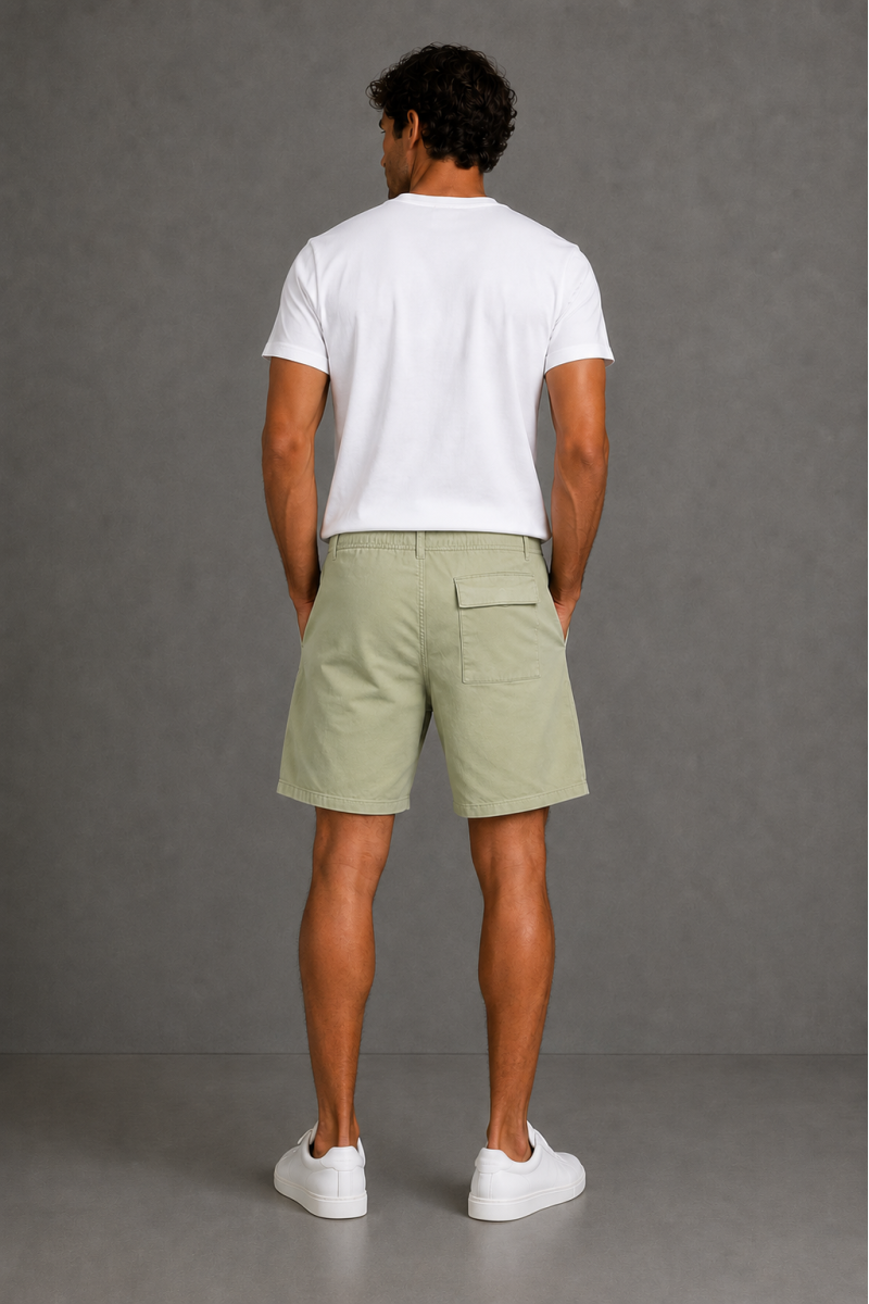  Pantalón corto Deluxee cómodo y versátil, perfecto para looks de verano con estilo urbano. 