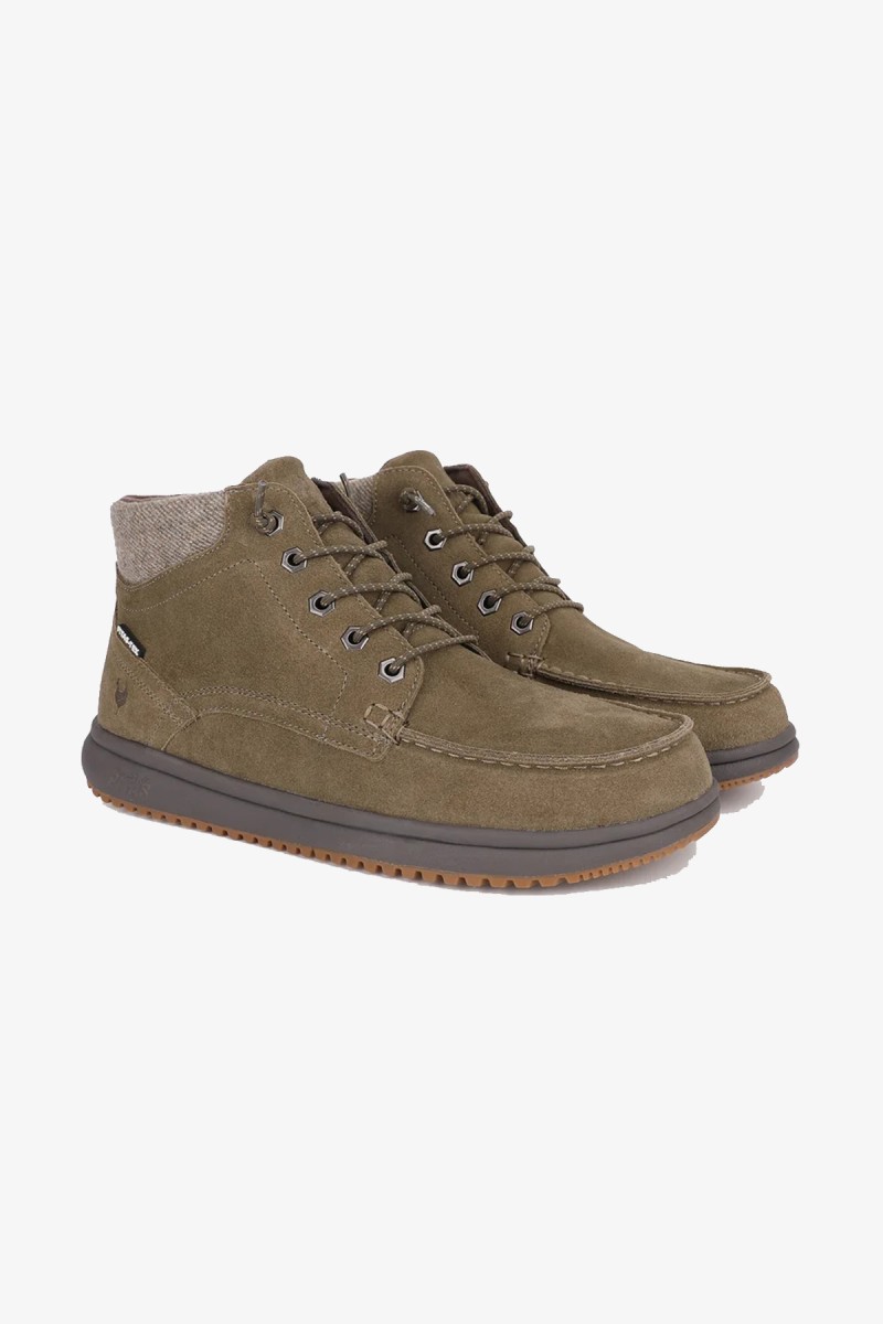  Calzado Walk in Pitas para hombre diseñado para ofrecer comodidad, ligereza y protección en el día a día. Con membrana impermeable y transpirable PITAS-TEX, suela ultraligera y un estilo casual fácil de combinar.  2