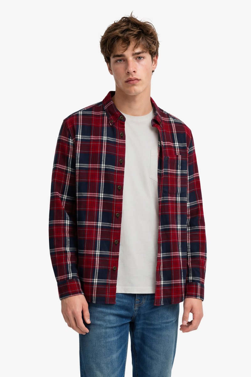  Camisa Superdry de manga larga confeccionada en 100% algodón orgánico con tejido de cuadros ligeramente cepillado. Su corte Relaxed Fit y estética inspirada en el workwear crean un estilo casual, cómodo y atemporal. 
